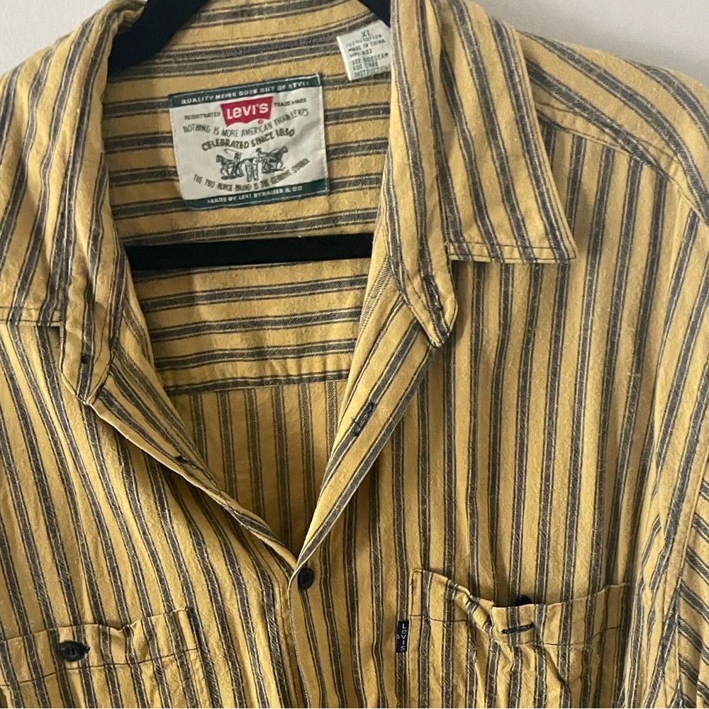Vintage 90’s Levi Strauss men’s button down shirt